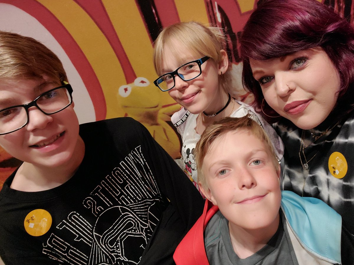 MakeupZombie's tweet photo. @pulte of the school year. I dont know how much longer I'll have my employment but am trying to stay safe and positive. My only app is Paypal: poetic_disaster@yahoo.com. you're amazing. My kids and I below. https://t.co/f9AdEfq0Wh
