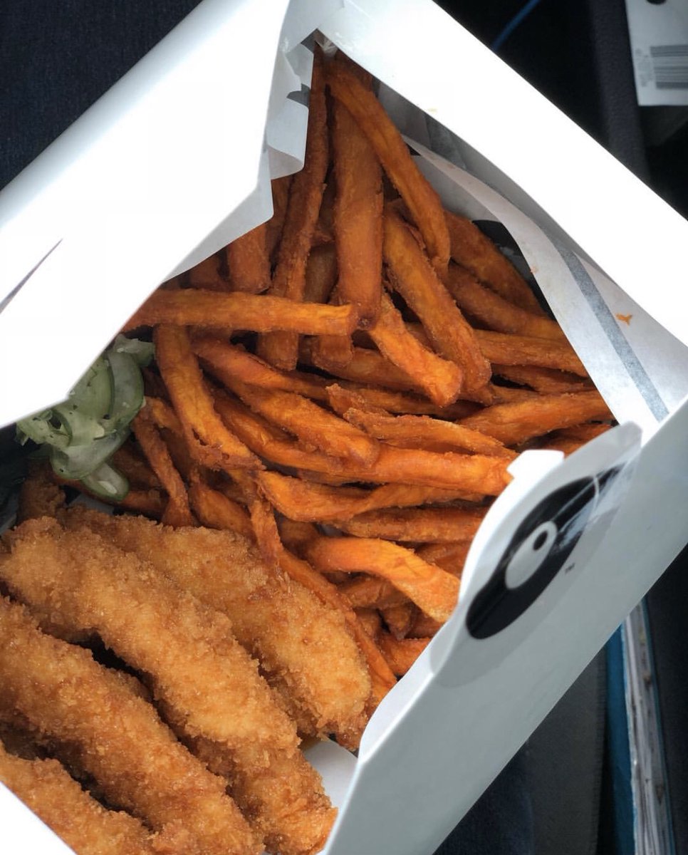 Let's talk fries. Do you order sweet potato fries, regular fries or are you fry fanatic and get both?? 🍟😍❤️ Order your PONKO plates online now! 

📸: <a href="/letstalkeats/">Chef Jaye</a> - thanks for sharing!