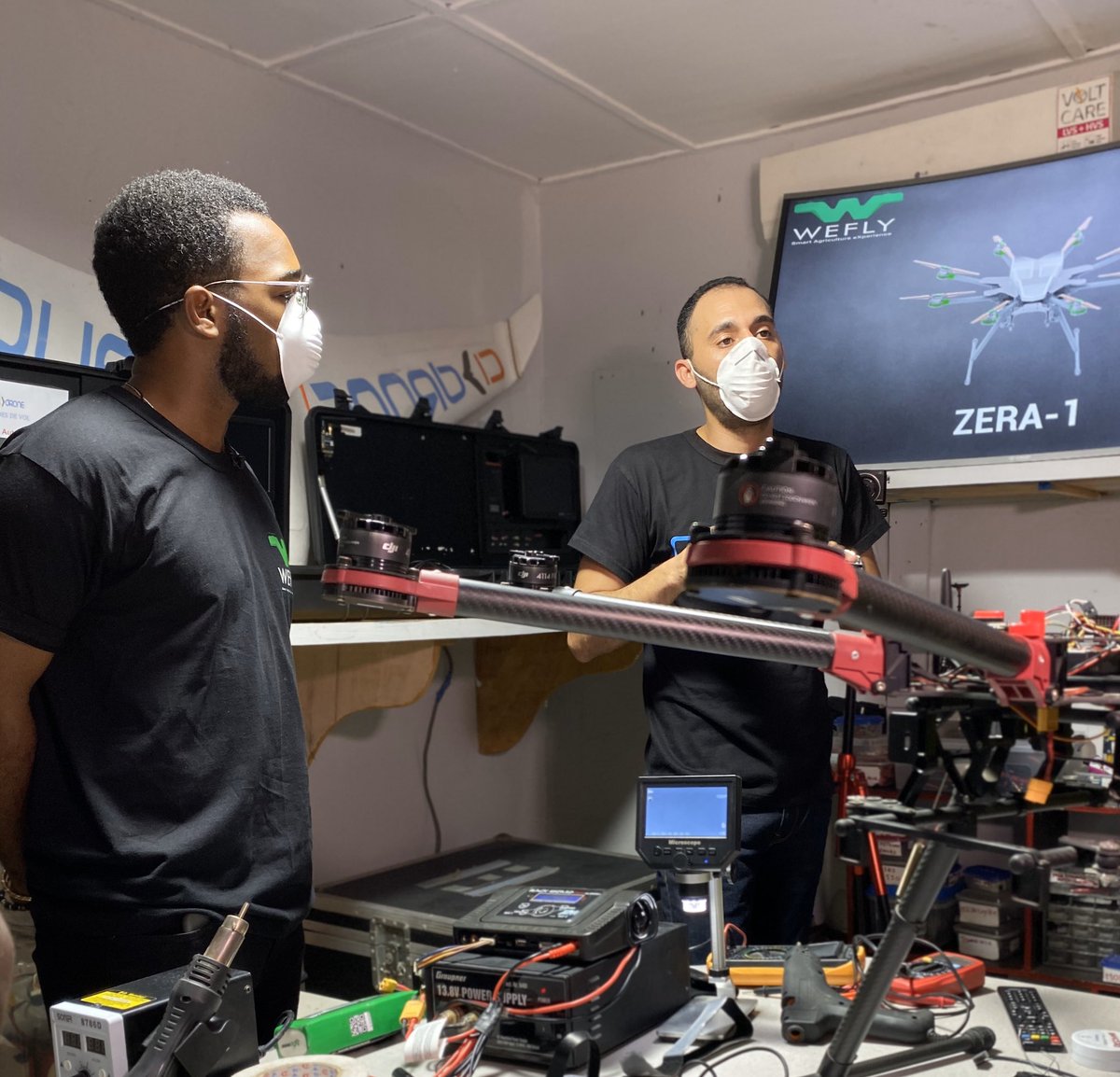 We are two of the main drone players in West Africa and we decided to combine our strengths and experiences, to change the game.
New birds will be on the African sky soon, flying over plantations and reveal the untapped potential of farmers. 
weflyagri.com
#WEFLY #drone