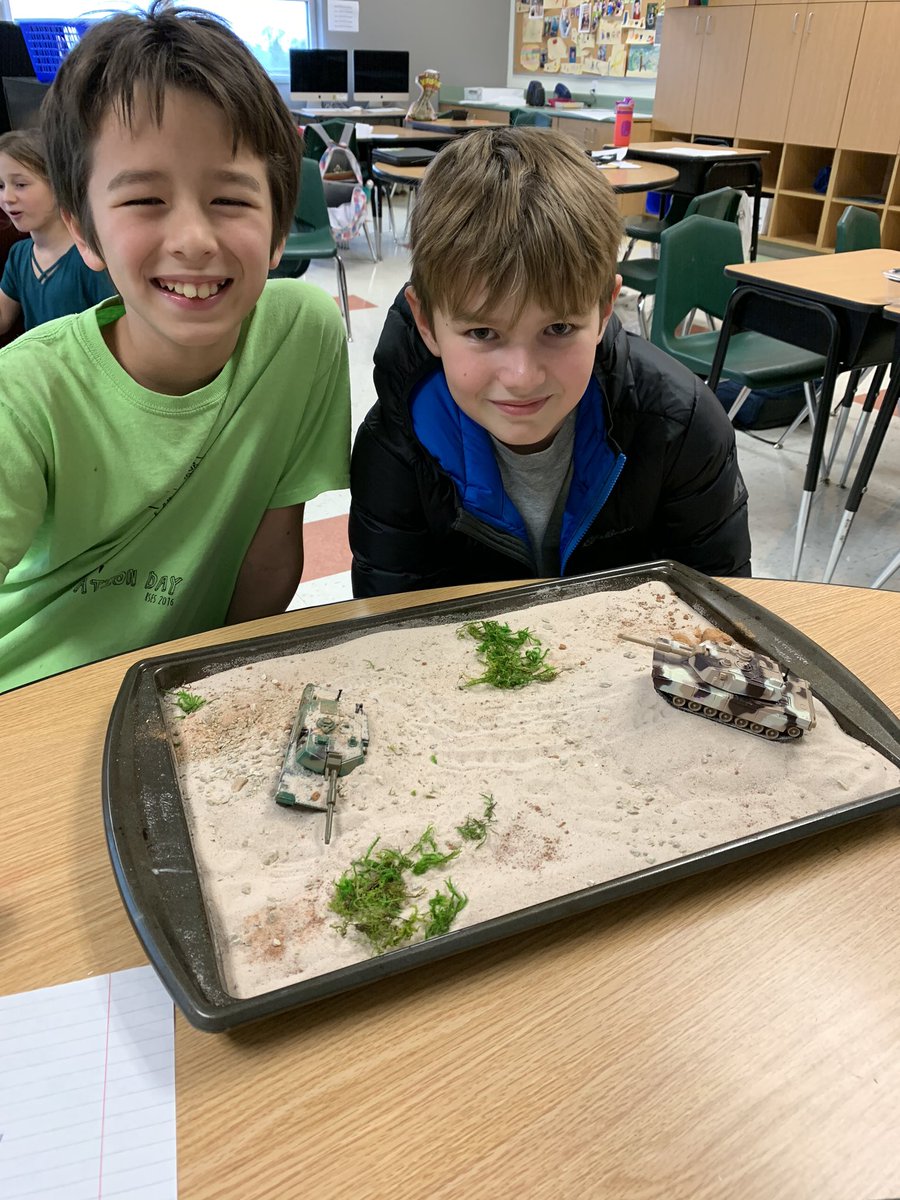 ClancyLisko's tweet photo. A common question students asked during their (optional) one on one conferences this past week was about Smart 60. We will wrap them up and present whenever we go back to school! Here is a glimpse at some aspects of their projects! #iamdsisd #sycamoreyr3 #RiSEtogether2019 https://t.co/eumqhBpFFJ