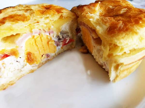 nickbakernz's tweet photo. Quarter-Final time.

24 hours to vote and the semi-finals will run late morning on Monday. #GreatNZPieCup - Spread the word to all pie-lovers. https://t.co/WnP1UOx0Ff