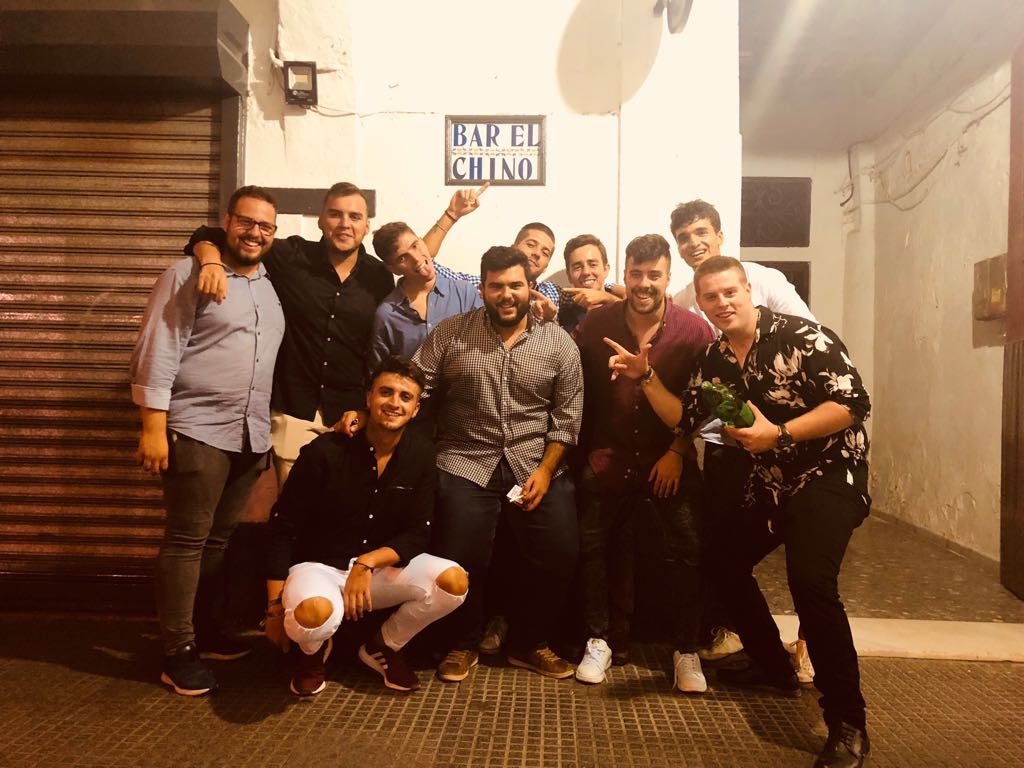 _Aadrian_'s tweet photo. Presentar quienes son cada uno de los Tollos 🙅🏻‍♂️ https://t.co/IegPPmd9Al