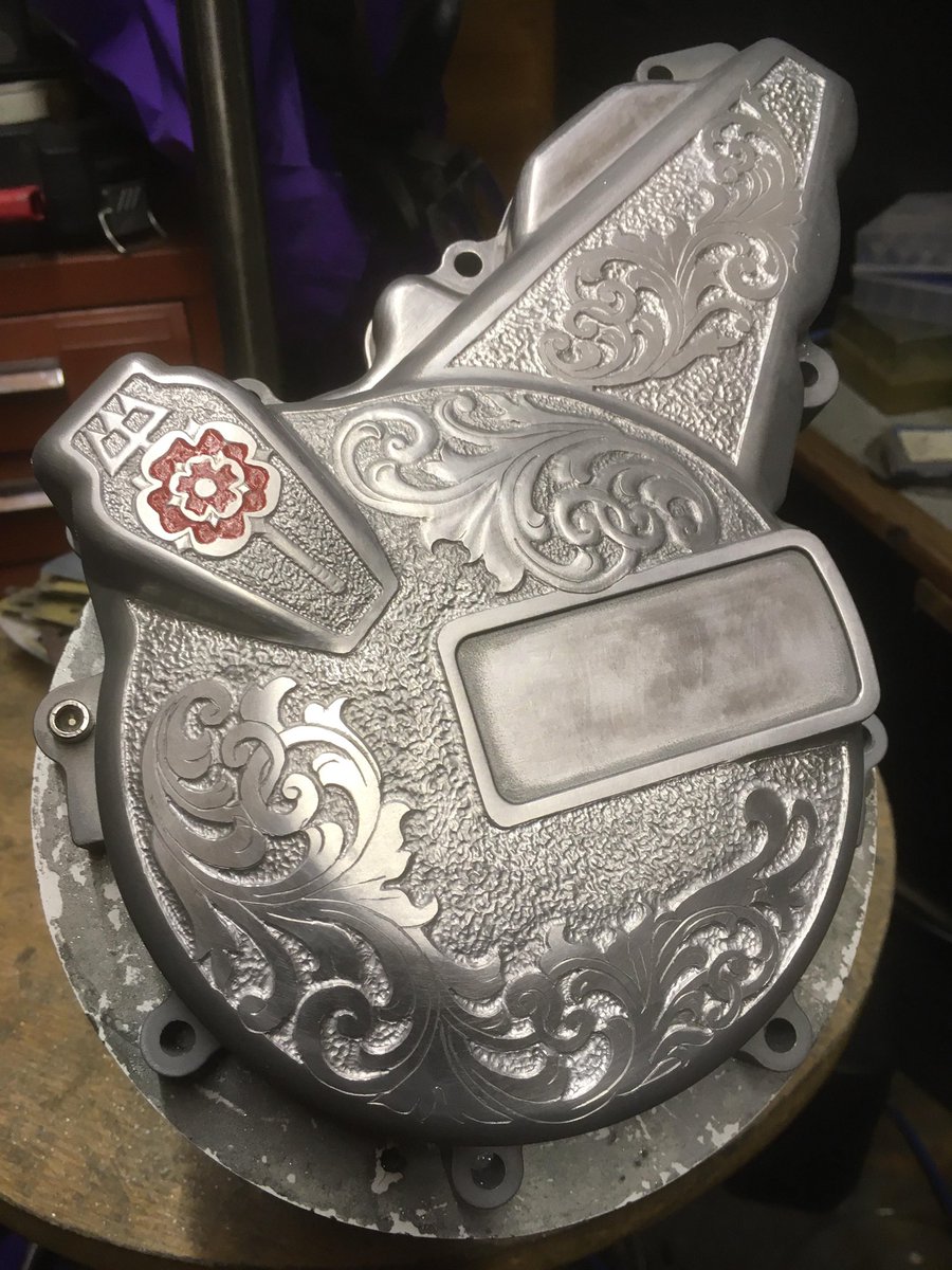 Scorpion_Custom's tweet photo. Stay indoors! No problem 👍 just another day in my workshop doing my dream job #engraving #custombuild #motorcycles #ccm @pulte https://t.co/UC0Tg0Uc7u