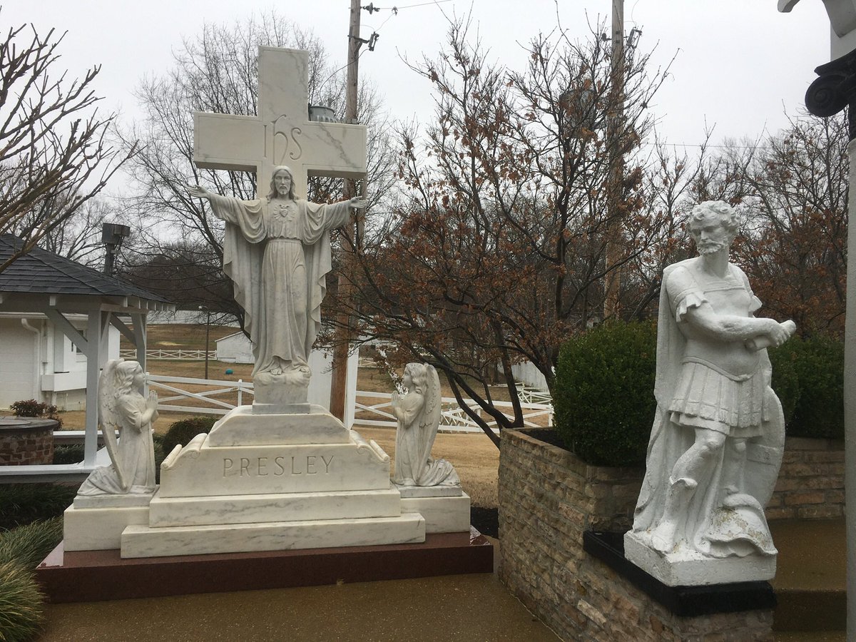  #Remembrance. DYK. Graceland is also the final resting place of Elvis Presley. Here at his grave on a rainy Sunday, Feb. 23.  #Elvis  #ElvisPresley  #ElvisForever