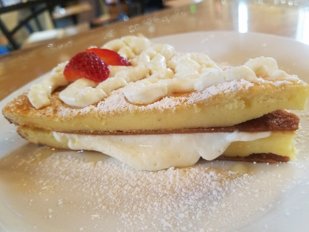 writersblockak's tweet photo. Check out our Hunker Down Honey Lemon Dutch Yum. Just trying to spread some sweetness. 929-BOOK for pick up, Door Dash for delivery in #anchorage. #spenard #HunkerDown #comfortfood https://t.co/RogZLjcM6k