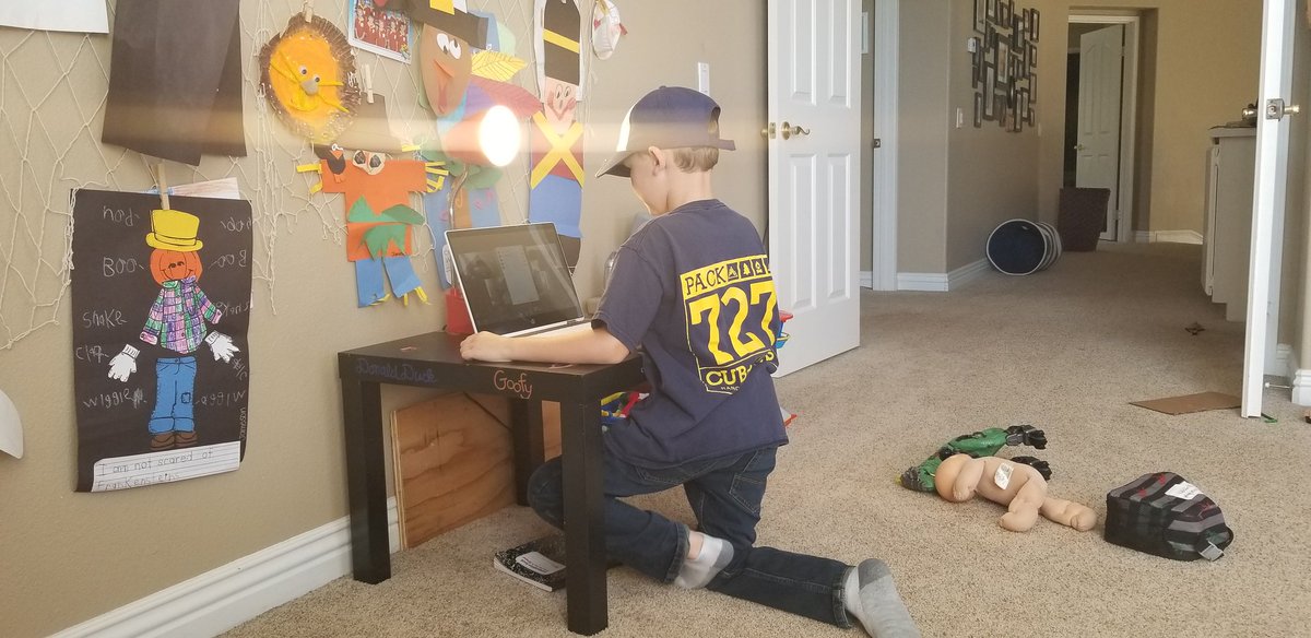 MrsNSawyer's tweet photo. Distance Scouting! A scout is obedient, cheerful, and brave! #pack727 @Troop727 @scouting https://t.co/YlQRPW5KYH