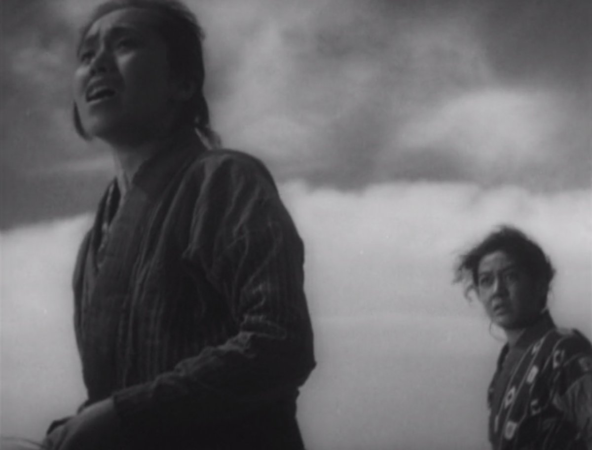 Aliás, o filme traz também uma série de tableaux inesquecíveis e que poderiam facilmente ser emoldurados - o que seria recorrente na carreira de Kurosawa, que tinha um olhar impecável para criar imagens icônicas.