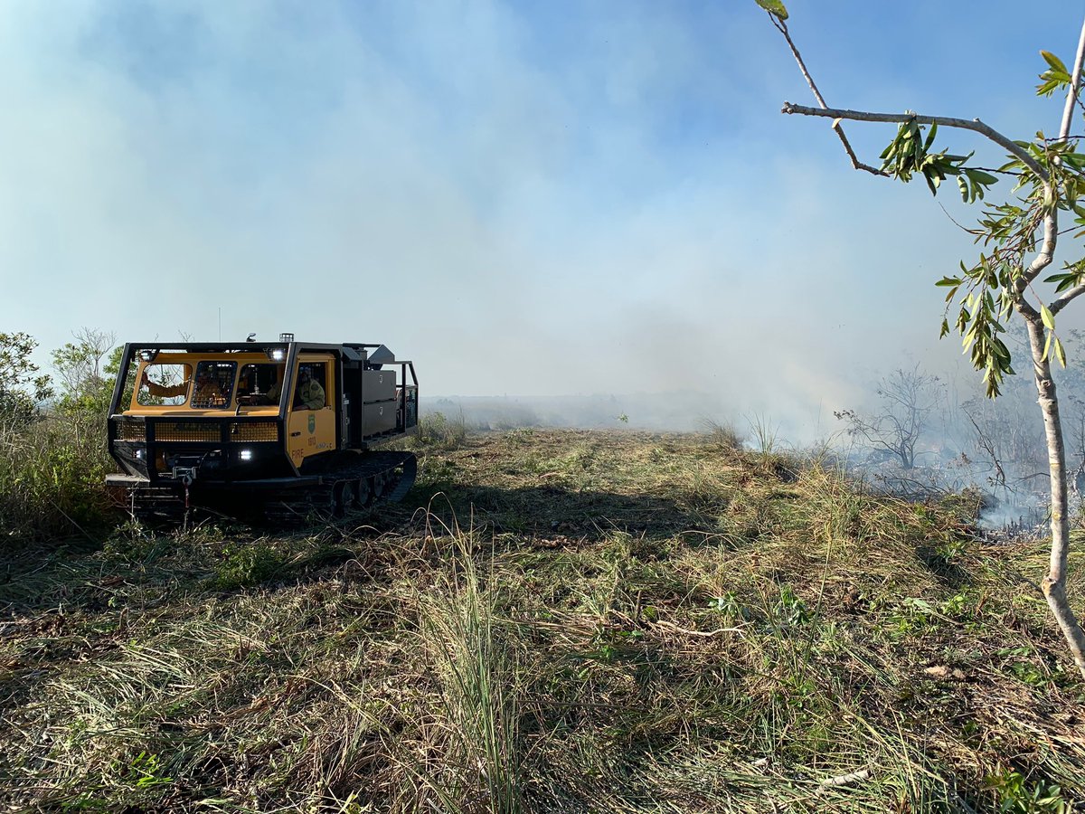 USFWSFire's tweet photo. #USFWS #FLPantherNWR firefighters are assisting @EvergladesNPS, @FFS_Everglades and @SWFWMD on a #wildfire in Everglades National Park. #FLFire https://t.co/YE9tbCpwbx