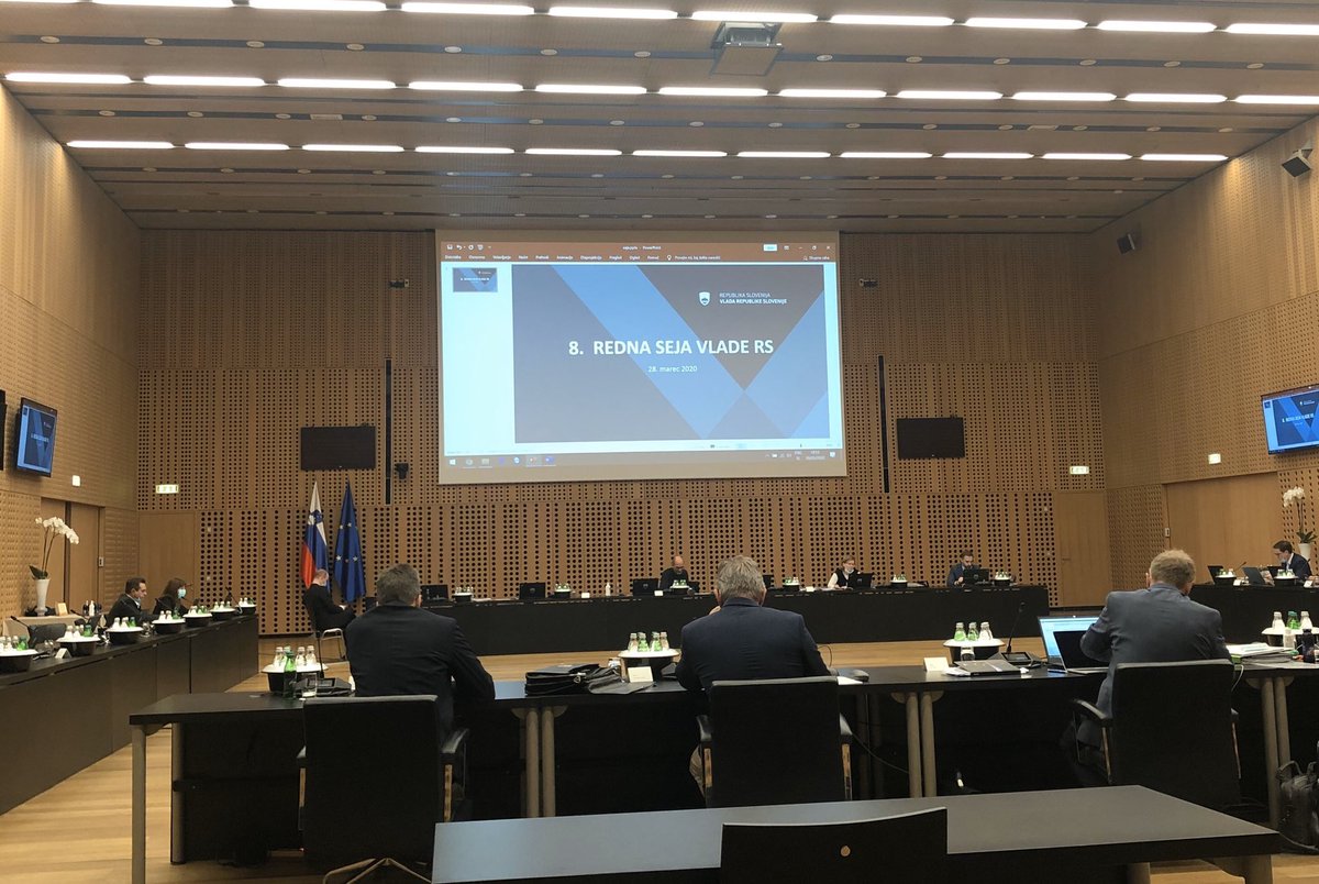 JJansaSDS's tweet photo. Po večdnevnem neprekinjenem delu je ⁦@vladaRS⁩ sprejela #PKP1, 3 milijarde € težak paket ukrepov za omejitev epidemije in blažitev njenih posledic. 🙏🏻 sodelavcem, partnerjem ⁦@PocivalsekZ⁩   ⁦@MatejTonin⁩ ⁦@APivec⁩ #SvetovalnaS ⁦@LahovnikMatej⁩ https://t.co/tYWhXPE5gs