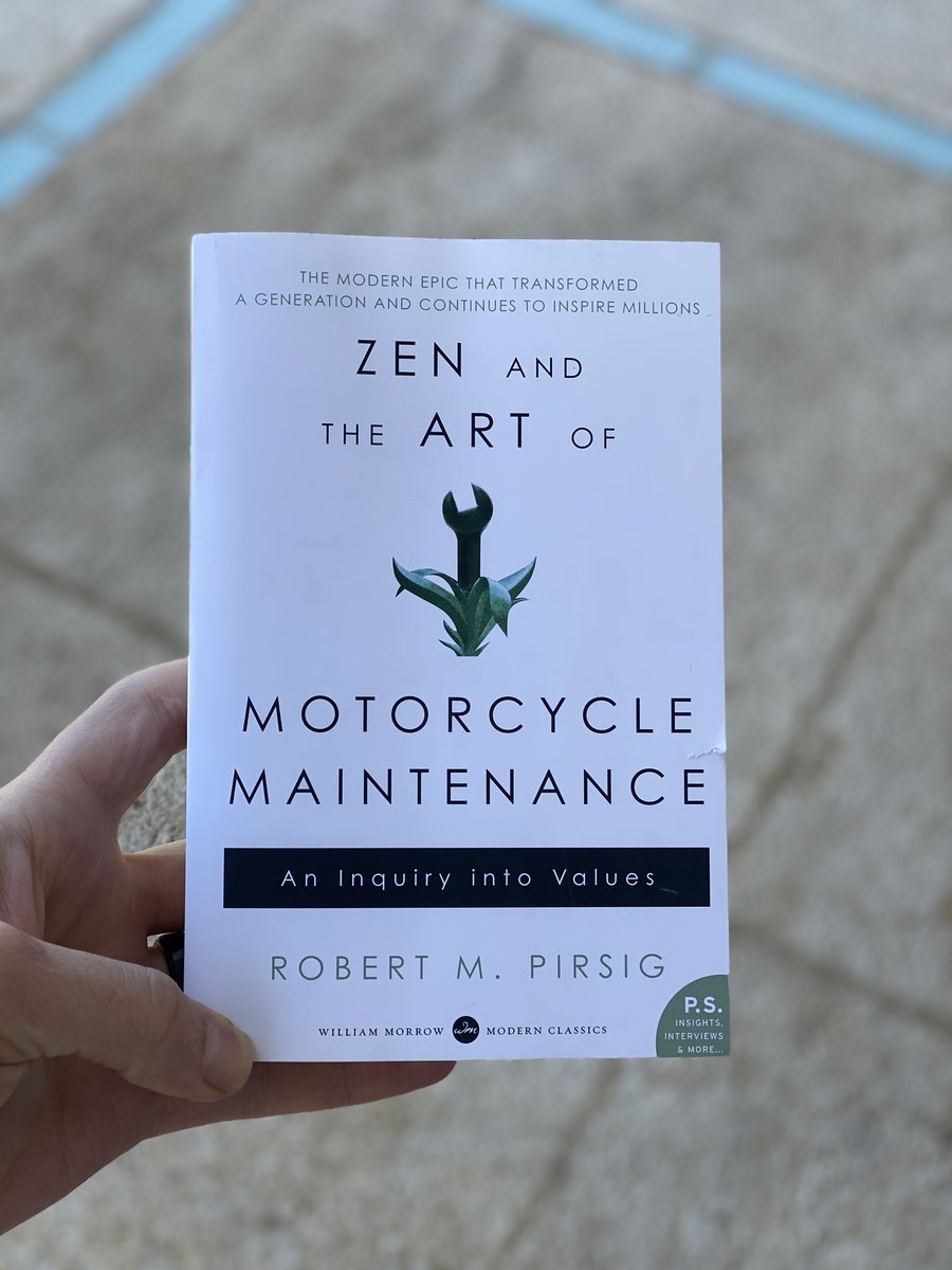 Currently reading!! 🙌🏼
#AlwaysReading 📚 
#SiempreLeyendo 📖  #StayHome 🏠 #QuedateEnCasa 🏡