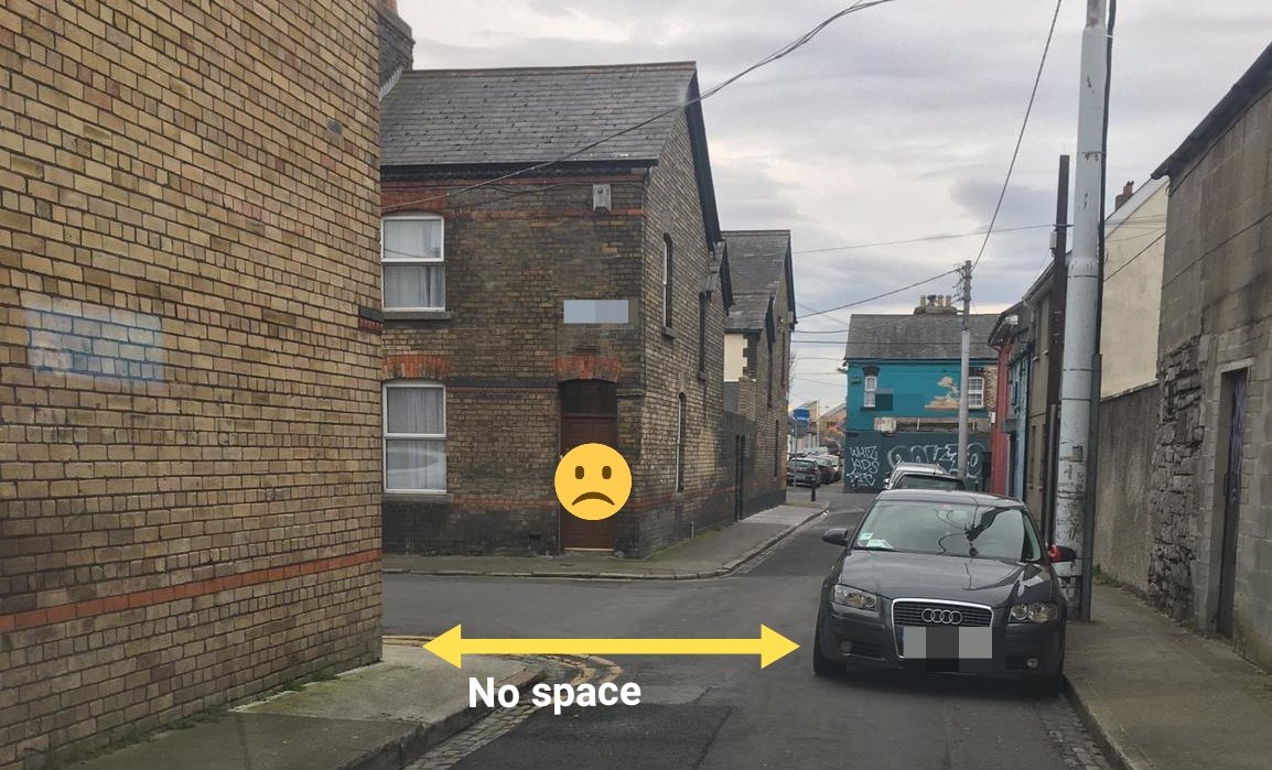 DubFireBrigade's tweet photo. A lot of cars are parked up at home due to #Covid19 restrictions

🚨 think of the emergency services before you park

🚑 Our ambulances &amp; fire engines need space to get through

🚒 It could be your neighbour needing help

#COVID19Ireland #CoronaVirusIreland https://t.co/KcCzEL78he