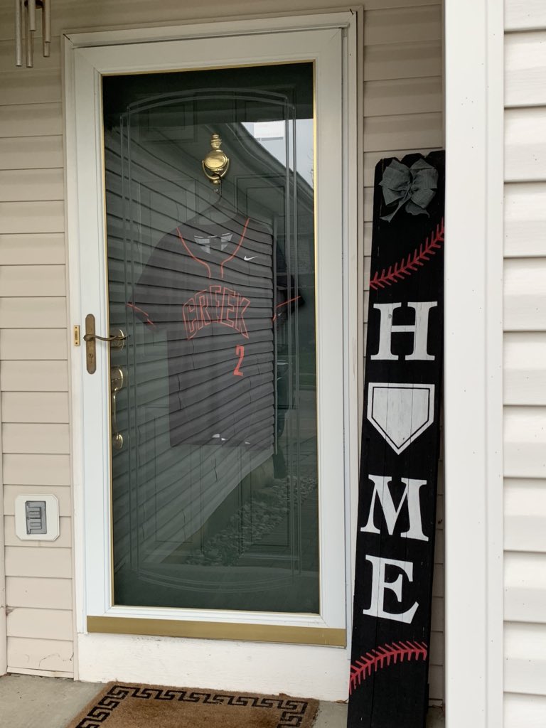 MattWoolf's tweet photo. Join me in honoring Spring Student-Athletes. Replace your spring wreath with your son or daughterโs spring sport jersey. Hang it there until the season resumes or June 10, 2020. Please post your pics!! #SpringAthlete https://t.co/ZkuDqc7mk0