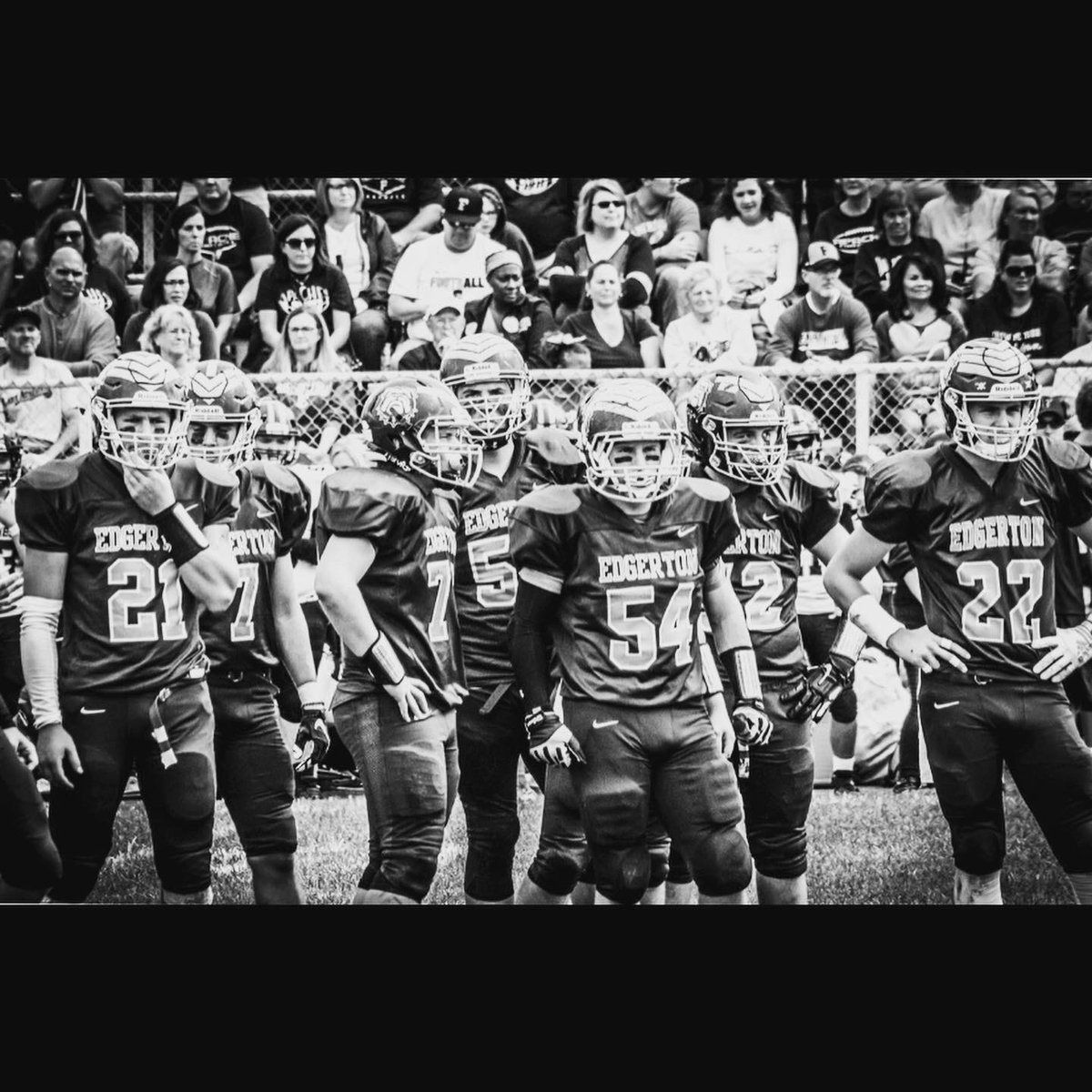 logansho23's tweet photo. Proud to announce that I will be continuing my football and acedemic careers at the Ohio Northern University. I want to say thank you to my family, coaches, community, and my brothers on the team. Glad to continue the journey with Hunter Prince. #ONU #GoPolarBears https://t.co/qrIEHZHIn7