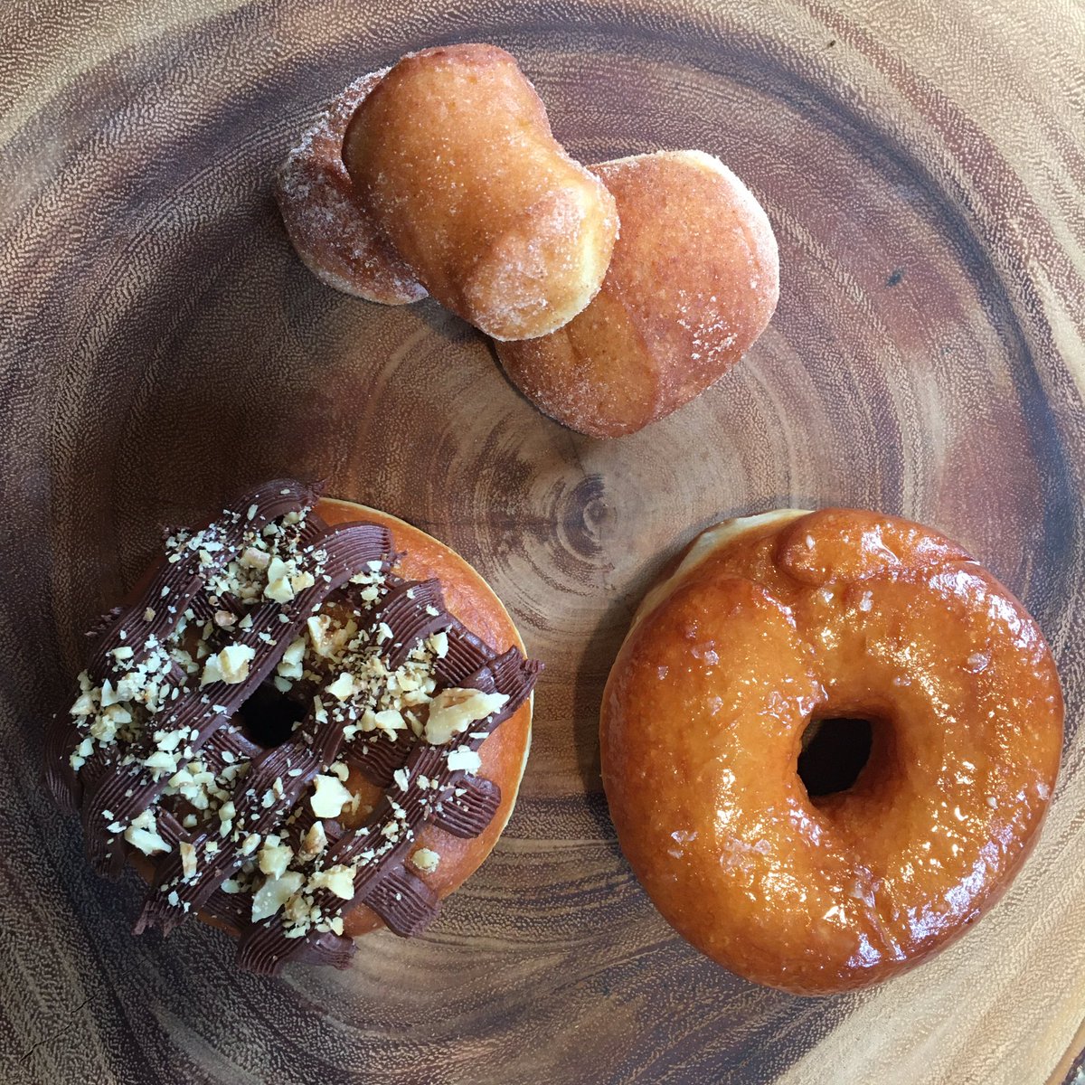 JWalkWriter's tweet image. We made doughnuts...and then ate too many! 

🍩Chocolate w/toasted walnuts
🍩Maple-coffee glaze w/sea salt flakes
🍩Cinnamon-sugar holes