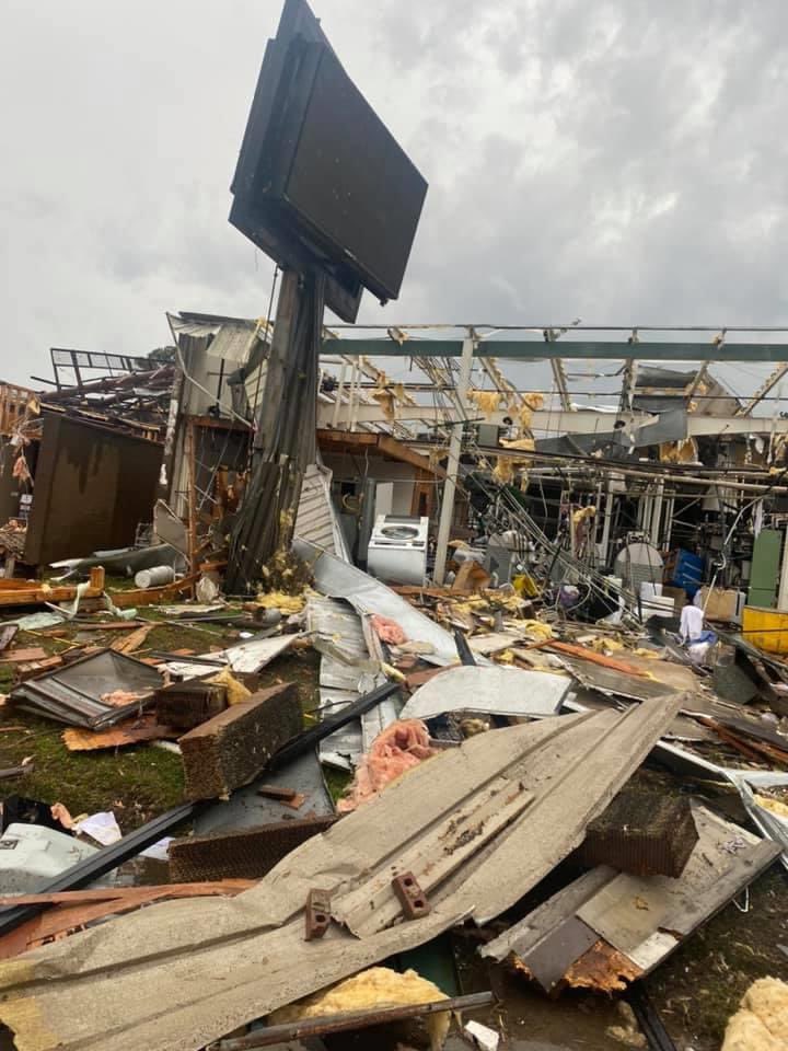 queenhaaleey's tweet photo. PLEASE PRAY FOR JONESBORO! Thankfully everyone I have talked to is okay, but this was a BIG one. https://t.co/rnymmQ3KMJ