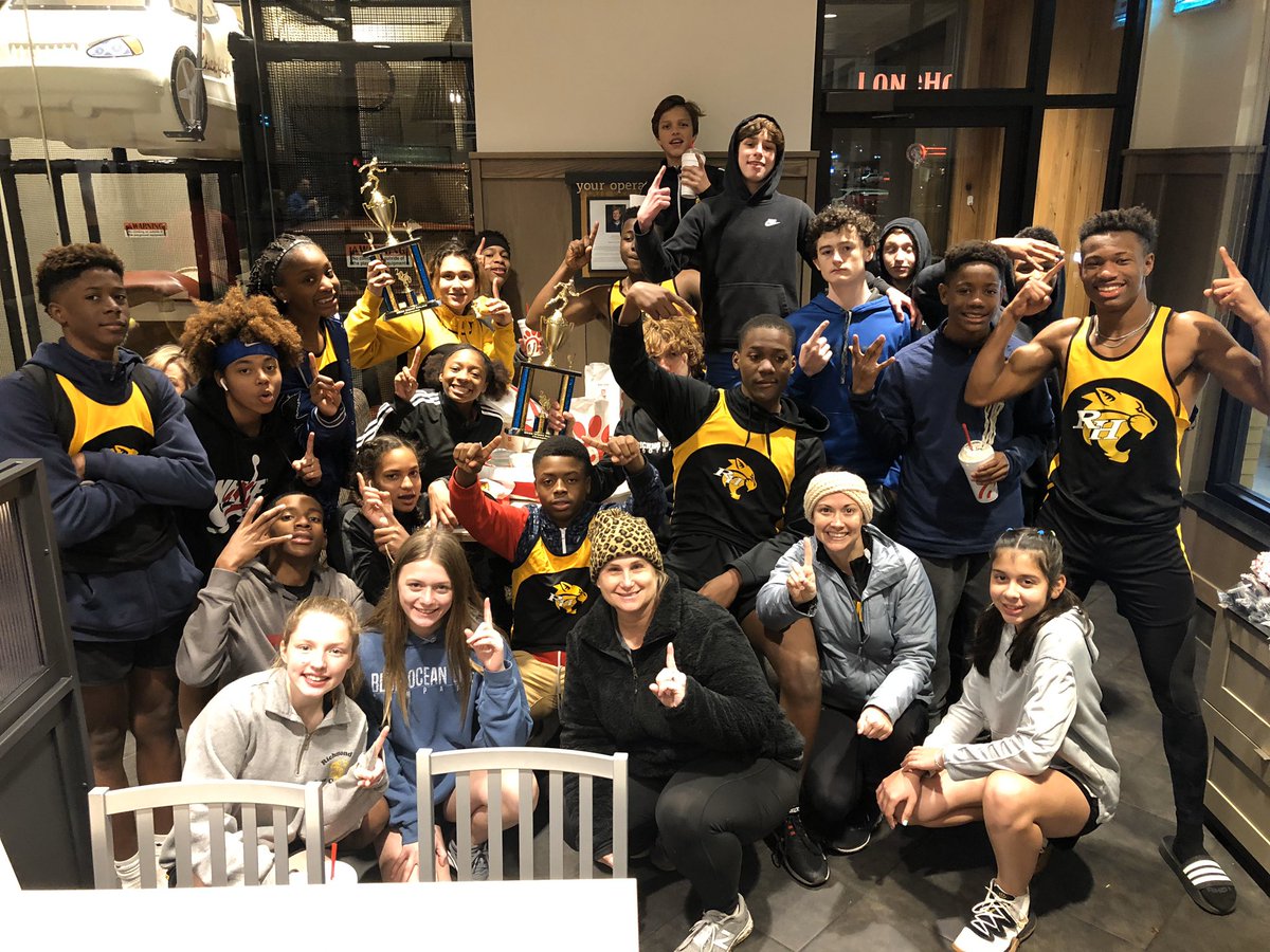 Challenge accepted! Love that I not only get to coach some of the best athletes around, but that I get the opportunity to see them grow. I challenge <a href="/DanielleEnnis25/">Danielle Ennis</a> <a href="/chadsmileyrob/">Chad Smiley Roberts</a> <a href="/CDWillis75/">Chris Willis</a>  to post pictures of them coaching.