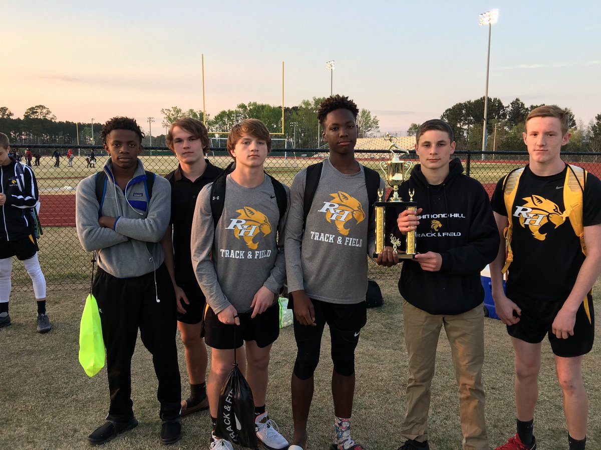 BonnieTerrell24's tweet photo. Challenge accepted! Love that I not only get to coach some of the best athletes around, but that I get the opportunity to see them grow. I challenge @DanielleEnnis25 @chadsmileyrob @CDWillis75  to post pictures of them coaching. https://t.co/ghmKKbxa3n