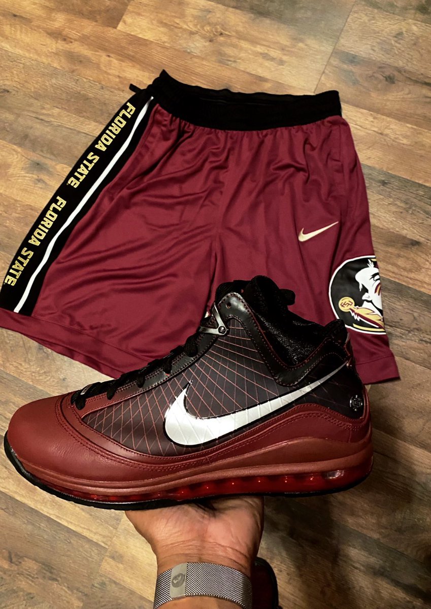 JBreak23's tweet photo. Got these LeBron 7’s for $100. Shorts from G&amp;G. #FSUKicks #RetroBrons https://t.co/ahOukPJfPD