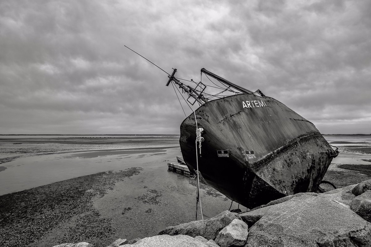 Coming next summer, from the people that brought you “Dude, Where’s My Car?”, comes “Dude, Where’s My Boat?”
Abandoned Boat- Cape Cod, MA - 5/22/18
#capecod #capecodma #abandonedboat #photog #photography #photographer #abandoned #blackandwhite #blackandwhitephotography