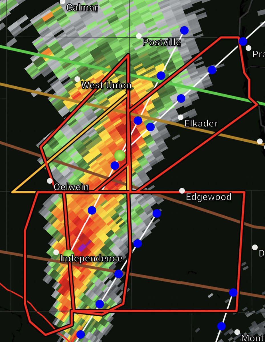 ReedTimmerUSA's tweet photo. Multiple #TORNADO WARNINGS in the northeast corner of IOWA at the apex of the frontal bulge! Dangerous storms lifting rapidly northeast. Radar data from @RadarOmega_WX #iawx https://t.co/xGGSKN3tNQ