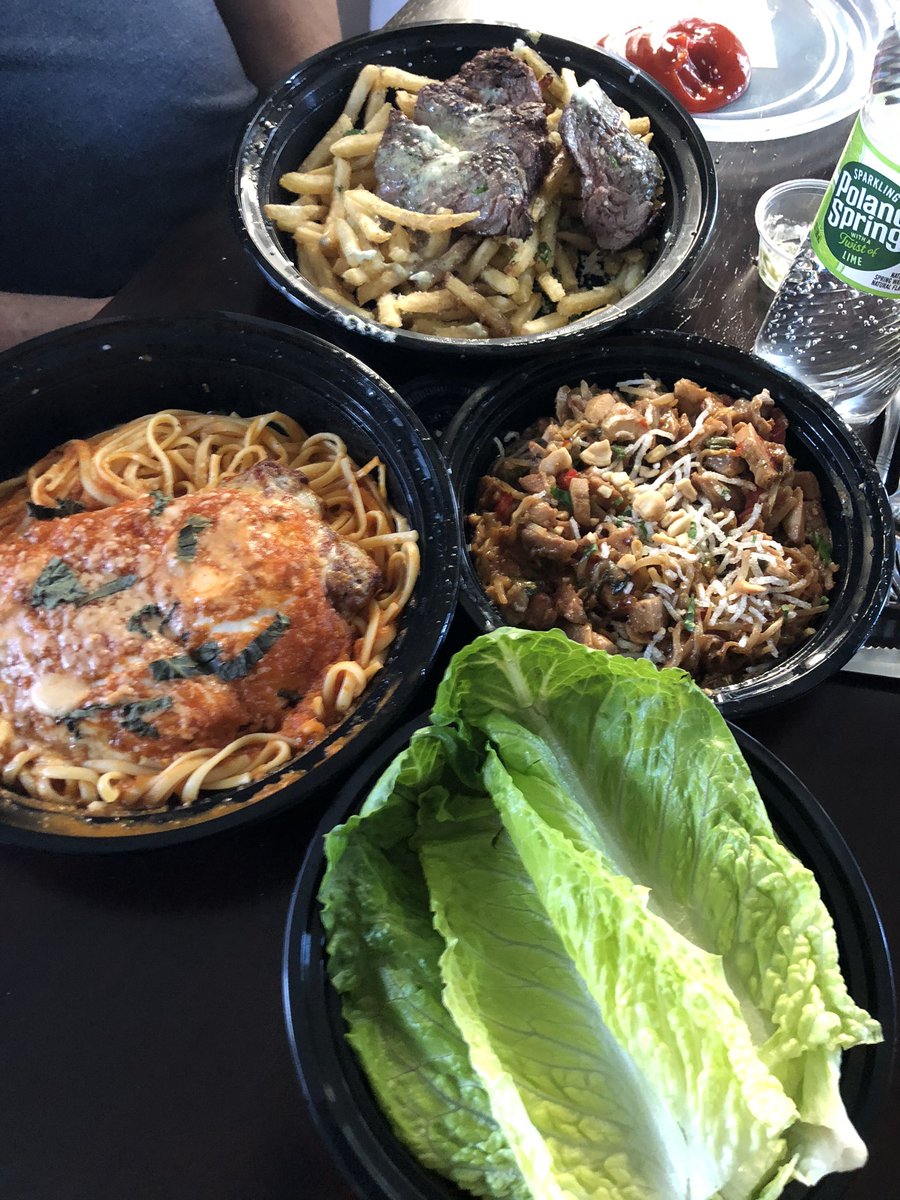 PhilipCarver's tweet photo. Forgot to post this yesterday... thanks Ben &amp; friends at the @blarneystonedot for a great dinner 🍽 Everything was awesome, even the delivery guy 😉 #Dorchester #shoplocal 👍🏻 with @PamelaRCarver https://t.co/W6mZM3xQsi