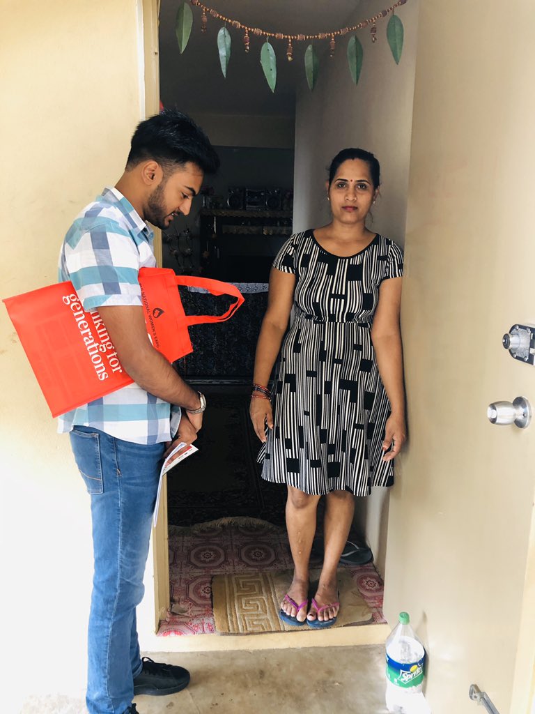 SepesaRasili's tweet photo. #COVID19 community outreach with Lami, Suva &amp; Nasinu volunteers of @FijiCouncil on #hygiene #socialnphysicaldistancing #signs and where to go. #day128Mar2020 @VaniCatanasiga @ameliamakutu @AusHPship @ChildFundAU @Nadokoulu @MilianaIga @JTokoni @GadoloVilisi @ccf_fiji https://t.co/8z3qrHvxQw