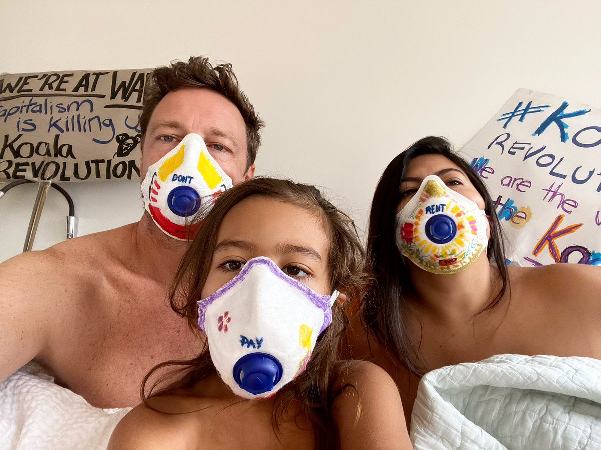 TheJaguaress's tweet photo. #RentInSydneyNo one should be left homeless during a pandemic. No jobs, No rent...they can’t evict us all. Don’t pay your rent or mortgage.
If Solomon Lew the owner of @justjeans isn’t paying rent, why should we?
#rentin #rentstrike #bedstrike #bedinsydney #covid_19 #auspol https://t.co/2aolf6TgST