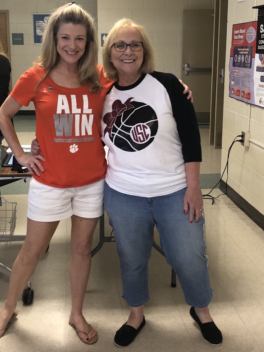 TeechoneDonna's tweet photo. Virtual School Spirit Week Favorite Team Day! #TheStJamesWay #MakingItHappenSC #JustKeepSwimming https://t.co/Qw3bpndRY2