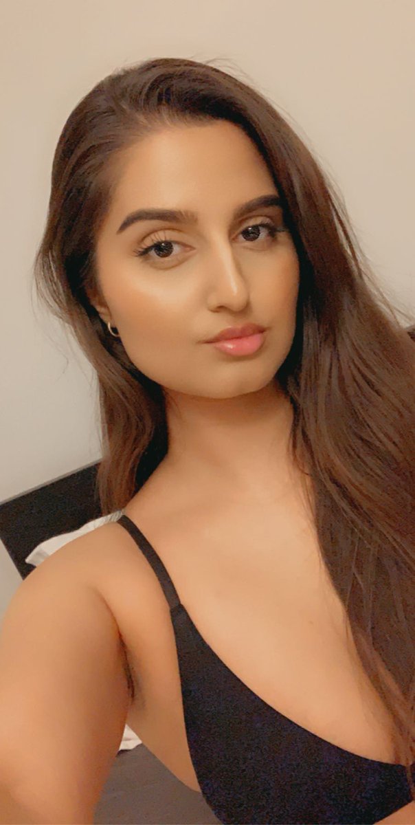 missgoddessb's tweet photo. Just had a footsession with a weak little sub who actually knows how to $end. Who’s next?!

[#finD • findom • findomme • cuckold • cuck • footworship • footfetish • joi • cei • footsub • footslave • finsub • sph • paypig • walletdrain • walletrinse] https://t.co/VhGZLSFG4y