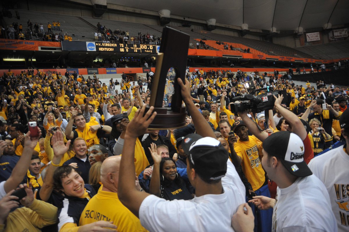 WVUhoops's tweet photo. 📸🎉
#HailWV https://t.co/DNl8v7TOtU