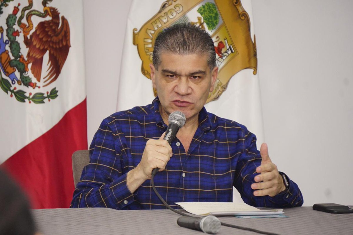 GobDeCoahuila's tweet photo. El gobernador @mrikelme, en base a las acciones realizadas para la prevención y control del #COVID_19, puso en marcha los servicios telemáticos del #RegistroPúblico de la Propiedad, con los que se busca agilizar los trámites que realizan los notarios públicos y el público. https://t.co/oiESVtCYt6