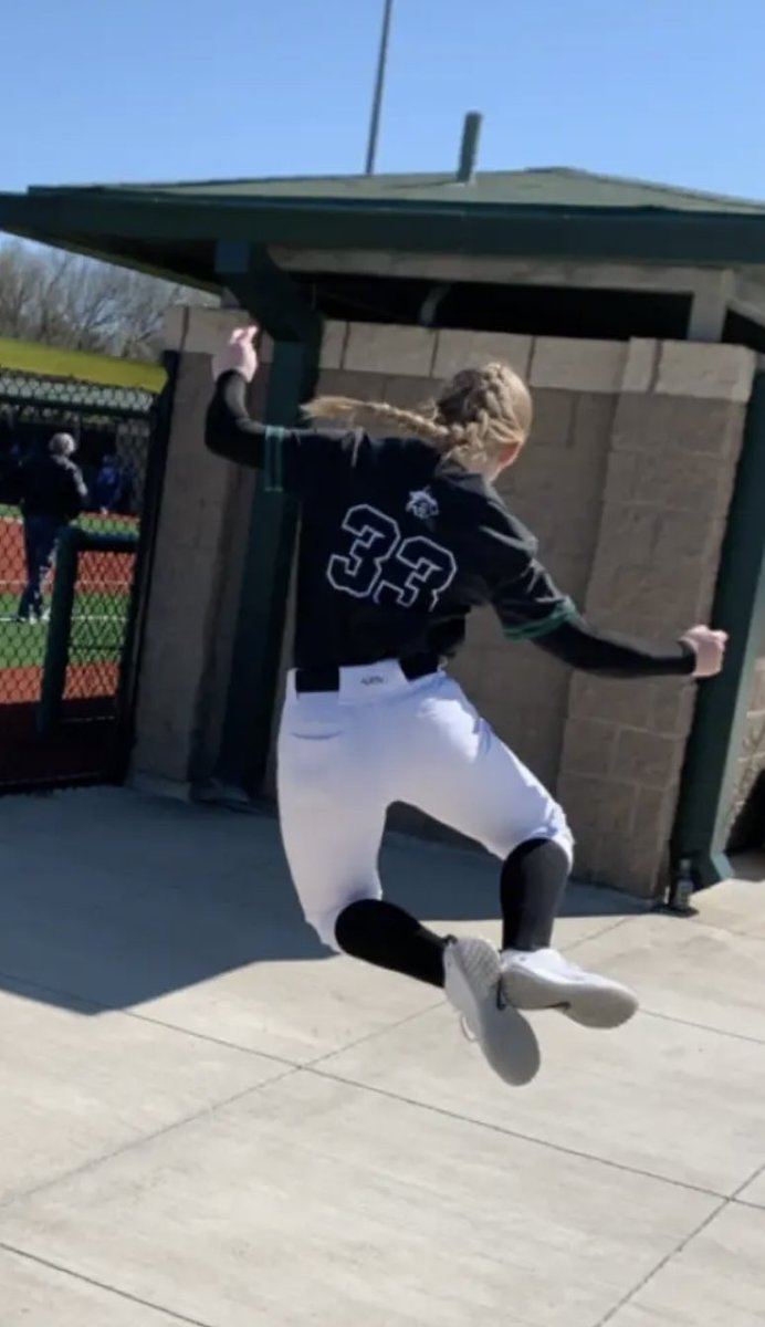 devind_33's tweet photo. If you are a softball person please join the challenge of posting a softball photo. Just one picture, no description. Please copy the text, post a picture and look at some great memories/pictures. @BobcatSoftball1 @BenbrookBobcat https://t.co/FJeqWXYGhK