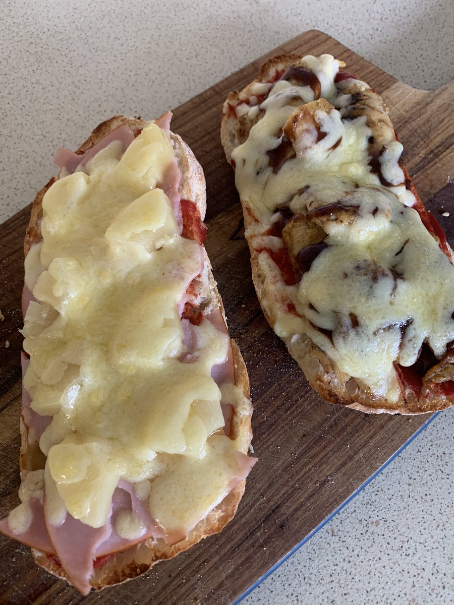 fionashirley76's tweet photo. Joshua wanted to make pizzas for lunch ..... so we did 😊😁🍕 #pizza #homemade #whenathome #turkishbread https://t.co/PE29cFnTu1