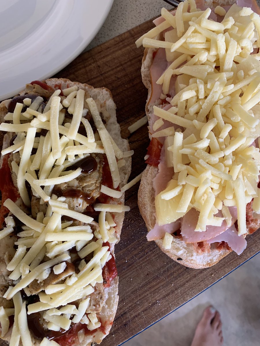 fionashirley76's tweet photo. Joshua wanted to make pizzas for lunch ..... so we did 😊😁🍕 #pizza #homemade #whenathome #turkishbread https://t.co/PE29cFnTu1