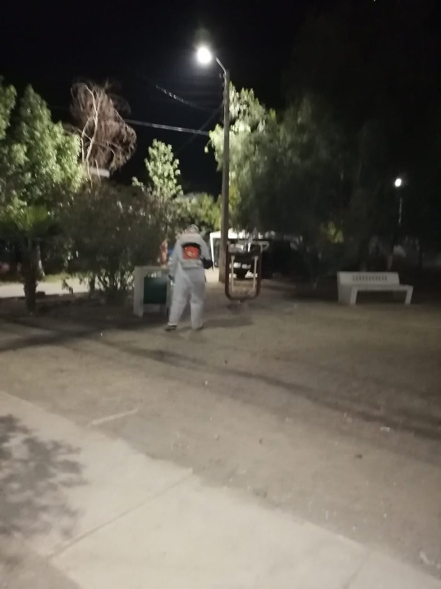 RinconadaMuni's tweet photo. Nuestra prioridad es proteger a las familias rinconadinas
Continúa la labor de sanitización de todos los lugares públicos  y hemos llegado también hasta los sectores de: Casuto,  Villa Los Almendros Auco, Plazas Doña Natalia y Las Acacias, Paradero y barandas Escuela de Auco. https://t.co/zFDht43BRB