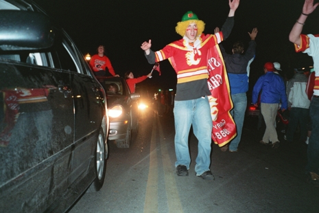 laine_ca's tweet photo. @commie22 @NHLFlames There was a great community of hockey fans on the Red Mile through out that '04 run. (I didn't have very good camera gear back in 2004) https://t.co/x7QP9u8y3i