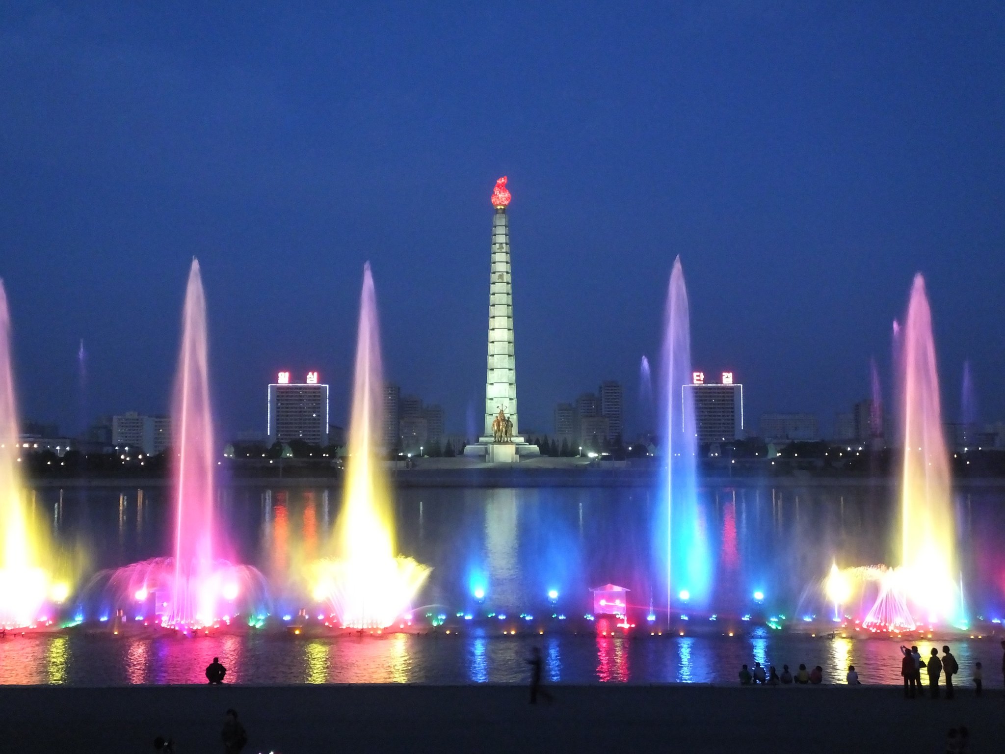 טוויטר 2427junction בטוויטר モナスvs主体思想塔vs京都タワー T Co 8hi00zdy3k