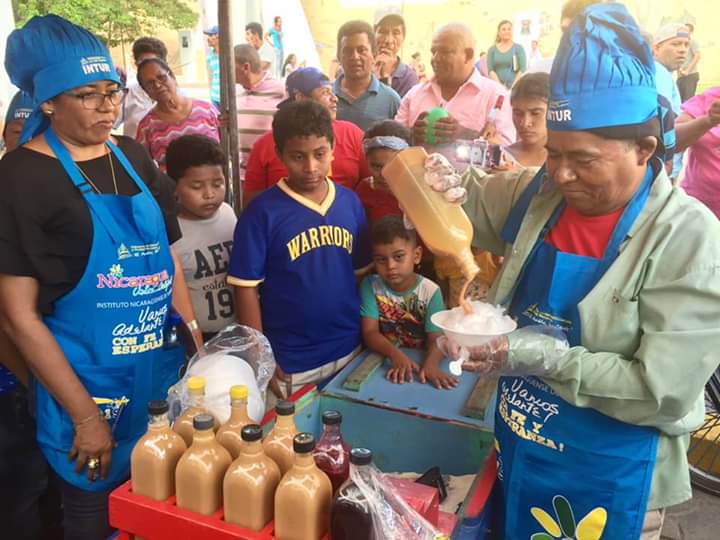 TaniaEl19's tweet photo. Mefcca León realizo el III Concurso del Raspado con la participación de protagonistas del municipio, resultando ganador del primer lugar  el señor Reynaldo Antonio Varela.
#NicaraguaPazYBien 
#Redfsl https://t.co/zQWOxAXQFY