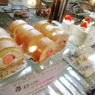 松阪農業公園ベルファーム やさい畑で行っておりましたケーキの販売を ガーデンカフェルーベルに変更しました やさい畑同様 テイクアウト イートインともにご利用いただけます 以前よりイートインスペースが広くなりましたので ランチのあとのカフェ