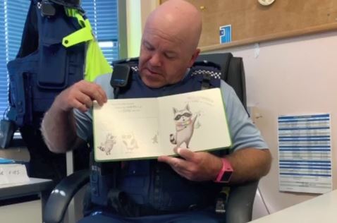 bryanandbobby's tweet photo. Thks 2 an idea frm 1 of r 'teacher besties' @BecGuest I got a # of police staff 2 read kids stories (Yrs 0/1/2 in level) They will b on Bryan &amp; Bobby FB page at 5.30 pm NZ 4 the next wk frm 2mrw ! Hope to buy parents 2-5 mins of peace :0) @nzpolice @thecoffeecop @SMILEConference https://t.co/R98E5nnyhp