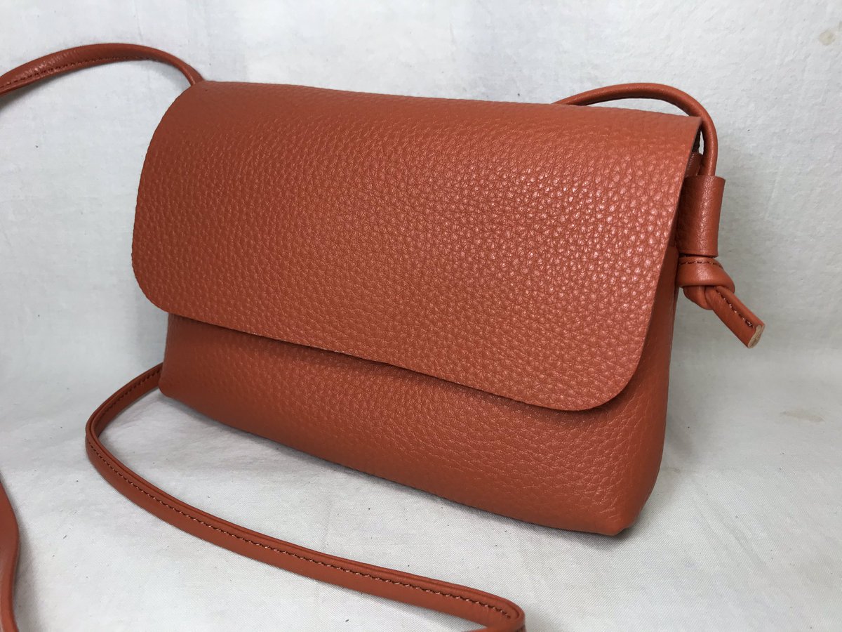 Partymix على تويتر お財布ポシェット シンプルなお財布ポシェットです お財布だけでなく スマホやちょっとした物も入るので 凄く便利です Partymixお財布ポシェット お財布ポシェット お財布 スマホポシェット ショルダーバッグ ポシェット