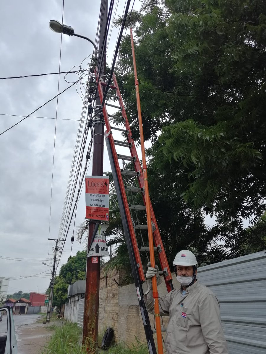 Guifle's tweet photo. #SomosAnde y ojalá te vayas a subirte a reparar las lineas de 220/23.000 y 66.000 mil Voltios ⛮
Ya que en la boca sos tan vale 😎
#Sitrande https://t.co/U9RbLlH8l0