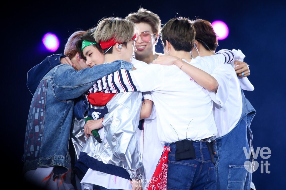 day 86: my angels !! i hope you all are having an incredible day today and that you are relaxing and taking care of yourselves, i also hope you know how much i love you, you all make my day so much better and brighter !! thank youu, thank youu soo much for everything  @BTS_twt 