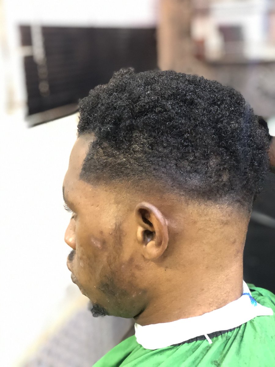 DavidIyke_'s tweet image. Being A long time I posted 
Thanks to Godsent Barbers for this look. 
#jimlas 
#DiomArtelier 
#ArchitectureNoBeBeans