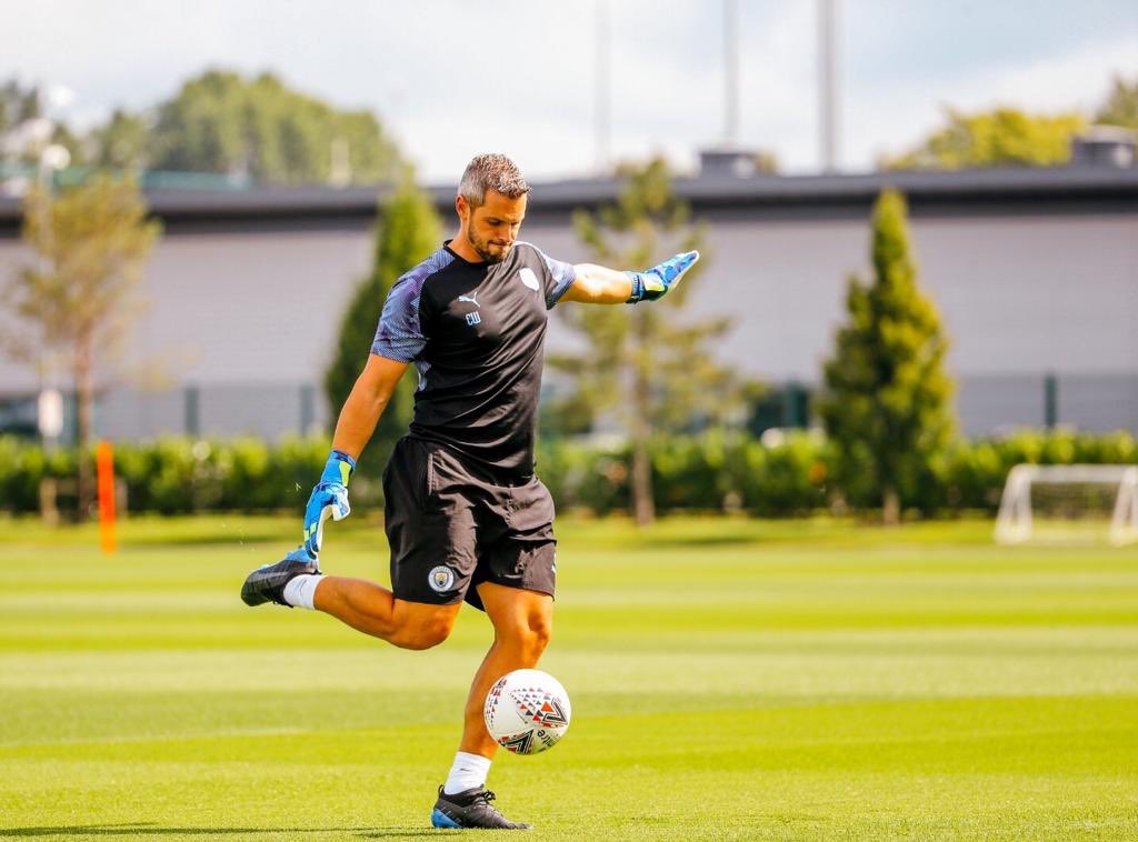 ChrisWilliamsGK's tweet photo. @JonRitchie2310 @lloydyaxley @sprattyK @yutinski1 @TimKellyGK @MikeMcGinty17 @PAWS_GK_Academy @chisokrkid77 @CampShutout @HPG_GK @GKCoach_Mirza @IBarkerSoccer @4Ssharp @MBehonick @clint_peay @LiamCurranGK @jasongkgrubb @soccer_coach @Coultergk1 @JoshOldroyd @CoachEricPogue @BigCatGK @NathanThackeray @KeeperInstitute @BDragoATI @jamieannerson @ianwillcogkc @PaulDelahunty99 Thanks for the nomination @JonRitchie2310 

Over to you @timdittmer @gkstuart79 @LeannehallSGK https://t.co/JkUZB44dcI