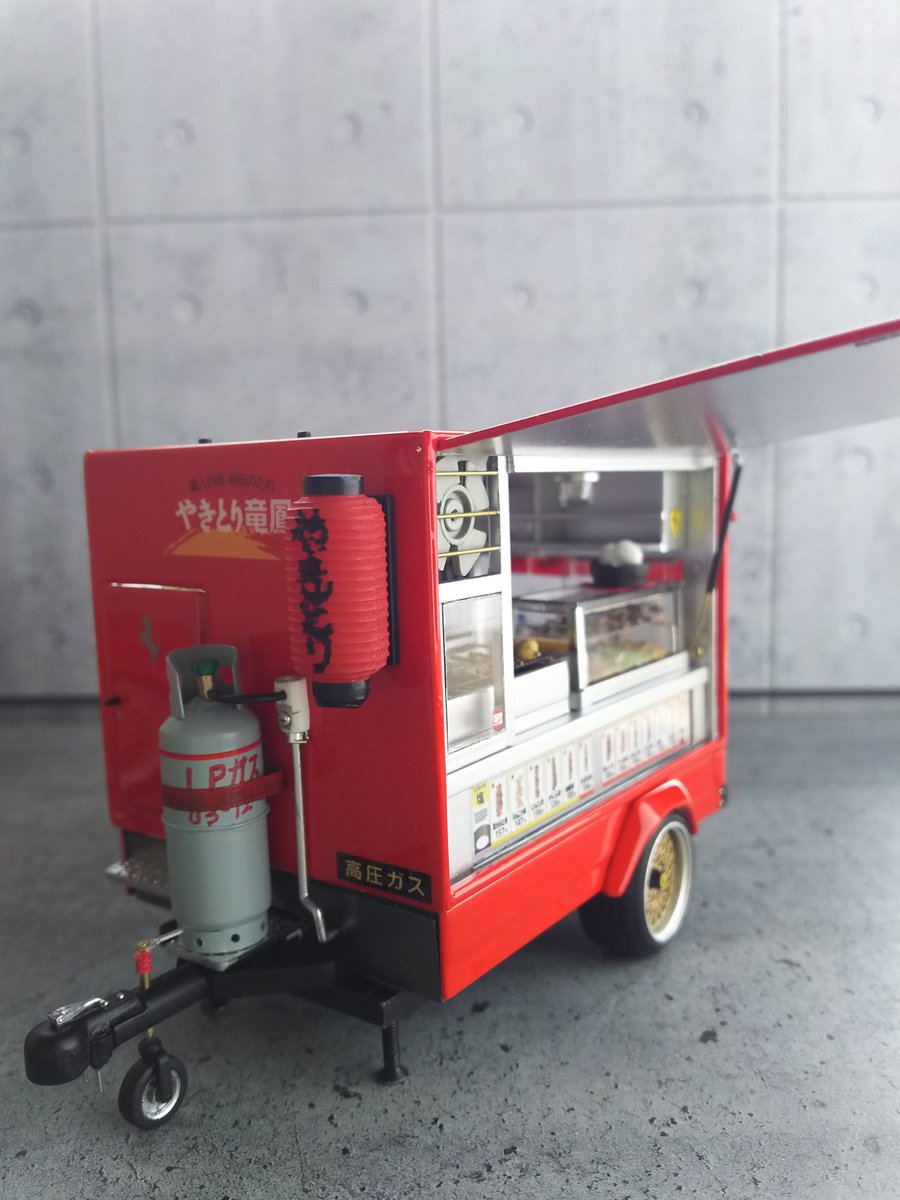 masa_0388's tweet image. スーパーカー焼き芋に憧れて‼️
スーパーカー焼き鳥 竜鳳🤤
アオシマ 1/24移動販売のキャビンを切って458で牽引仕様に…