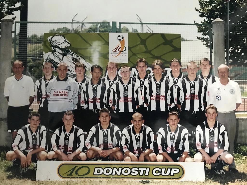 Elliot_VILE's tweet photo. If you are a football person please join the challenge of posting a football photo. Just one picture, no description. Please copy the text in your status, post a picture and look at some great memories/pictures. Missing football so very much !!!! https://t.co/mdXJqNCZ42