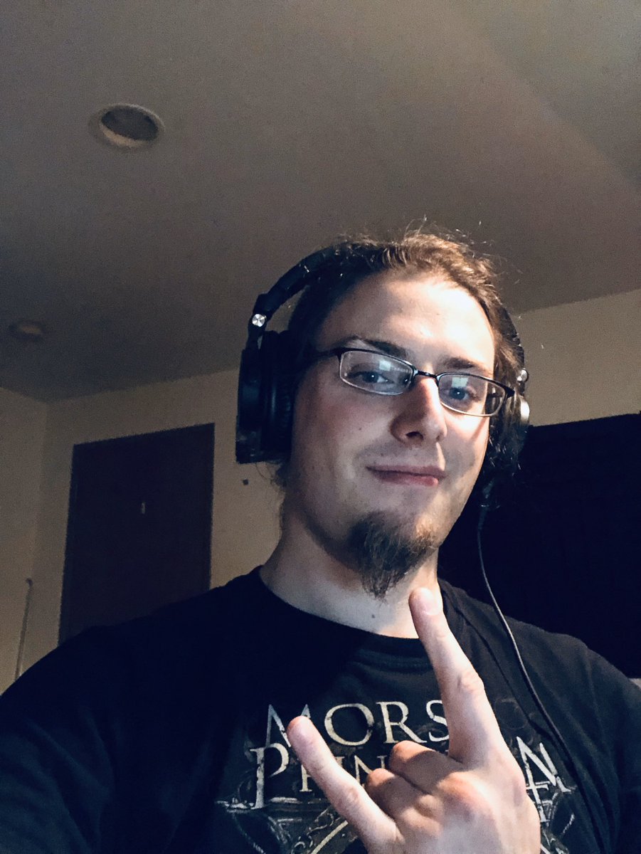JLRutledge93's tweet photo. Up into the wee hours of the morn putting the finishing touches on my video. Should be up by tomorrow afternoon. 🤘😈 https://t.co/vd9k3c9syg