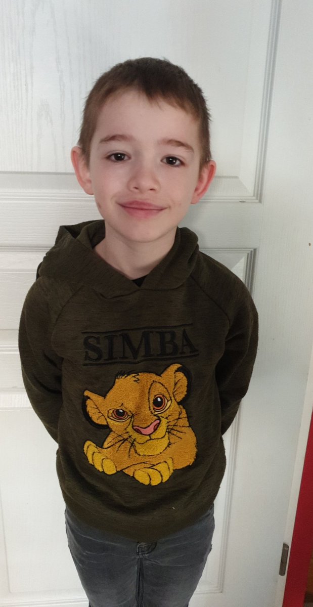 christelle2159's tweet photo. Aujourd'hui mon Eliot a 8ans...et il est triste car il n'a pas les gens qu'il aime (amis,marraine, famille...) autour de lui. Alors aidez moi à ce qu'il reçoit un message ou une vidéo de ses idoles @KeenvOfficiel et @ajnintoy @NawaachFamily .... svp... https://t.co/13J46sbheK