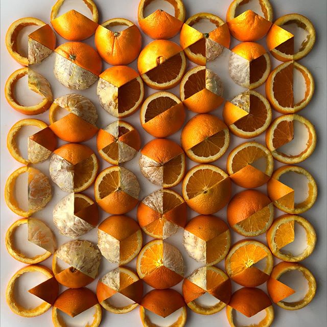 Brindille_'s tweet photo. 🍊🍏🍎🍌🍋
#artworks &amp; #photos by 'object arranger' © Adam Hillman https://t.co/2TOoFdKgkJ